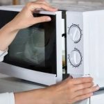 علت باز نشدن درب ماکروفر سامسونگ